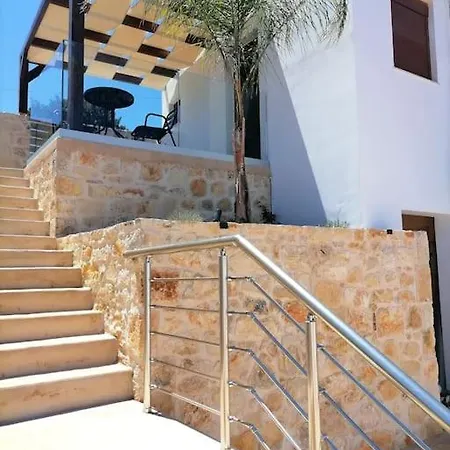 Vila Halepouri *